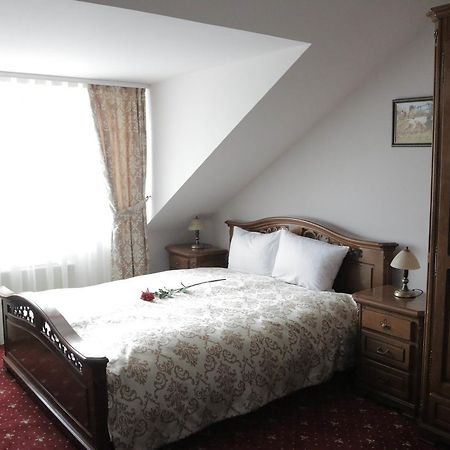 Hotel Slavia Salonta エクステリア 写真