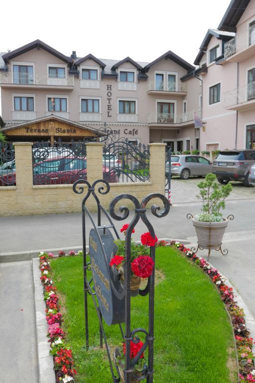 Hotel Slavia Salonta エクステリア 写真