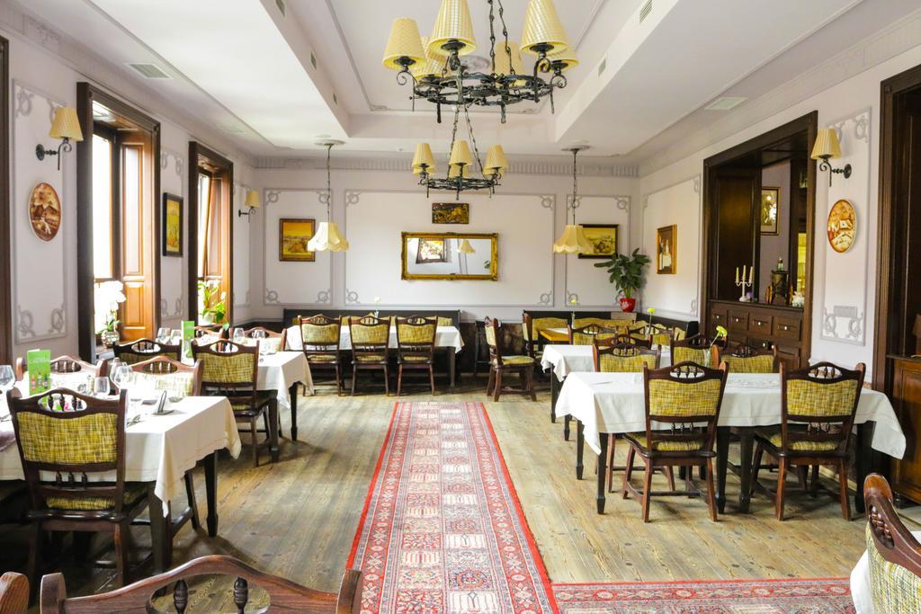 Hotel Slavia Salonta エクステリア 写真