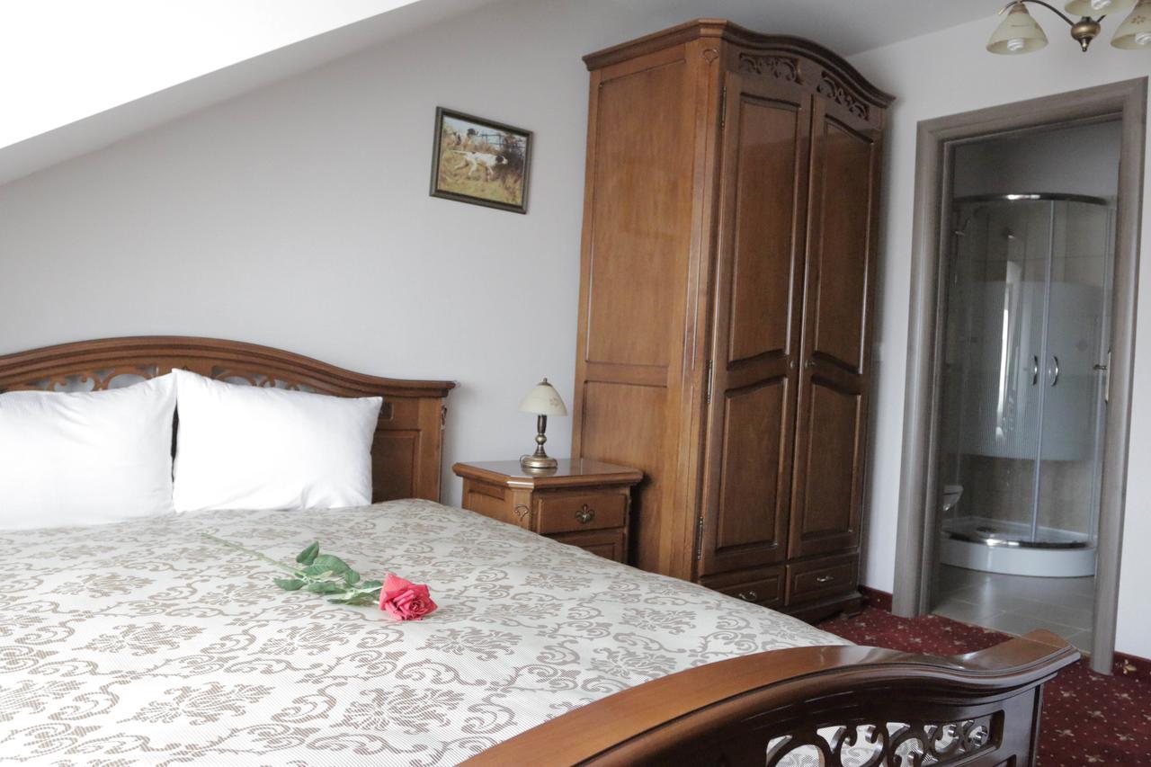 Hotel Slavia Salonta エクステリア 写真